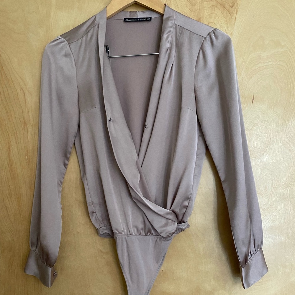 Abercrombie XS long sleeve satin bodysuit color blush pink